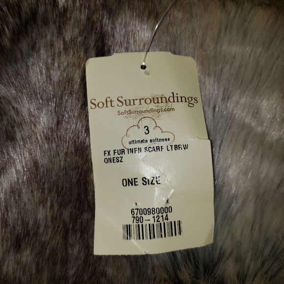 Upcountry by Du Monde Faux Fur Infinity Scarf Brown - Picture 4 of 10